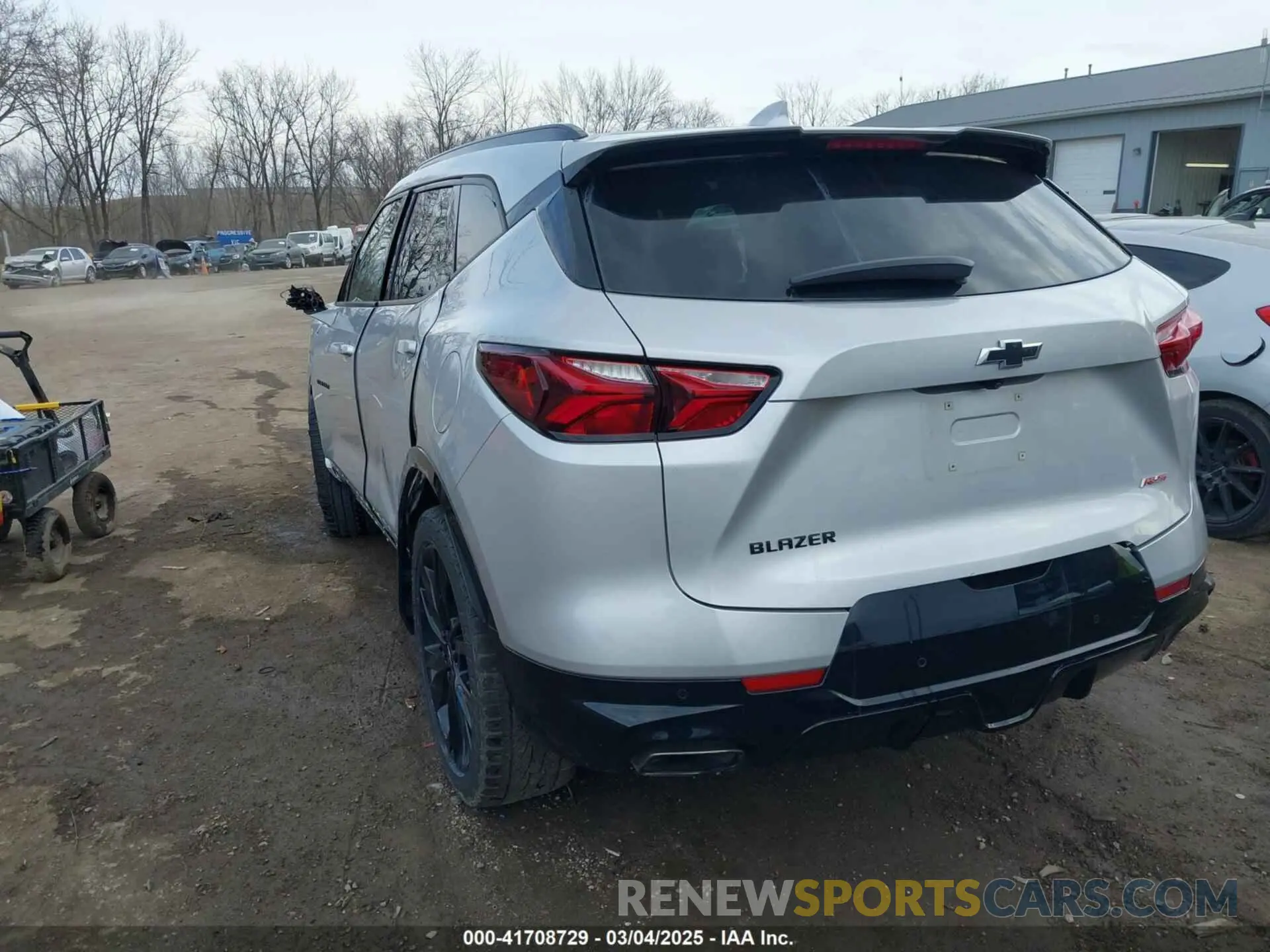 3 Photograph of a damaged car 3GNKBERS8LS680500 CHEVROLET BLAZER 2020
