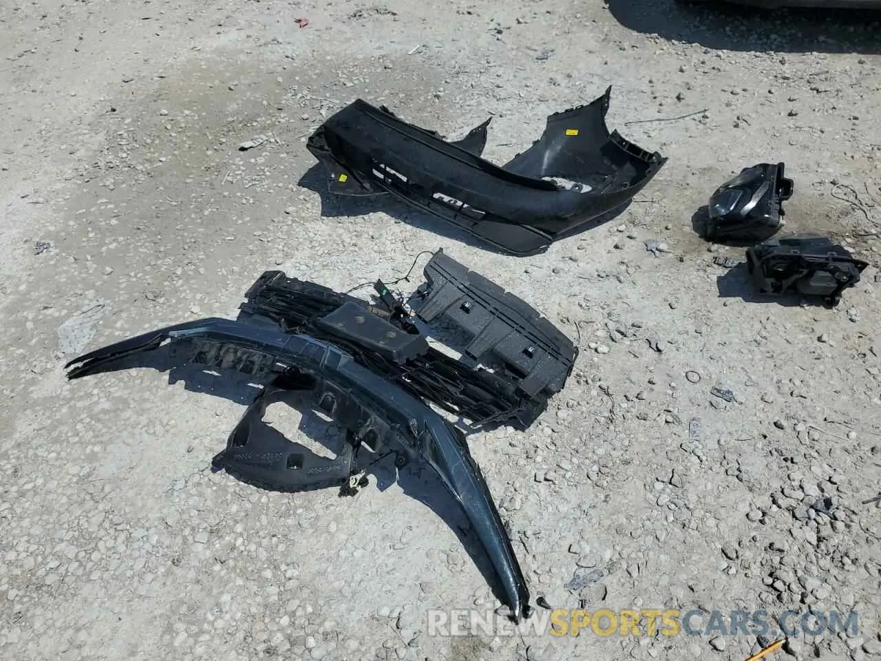 13 Photograph of a damaged car 3GNKBERS9LS538981 CHEVROLET BLAZER 2020