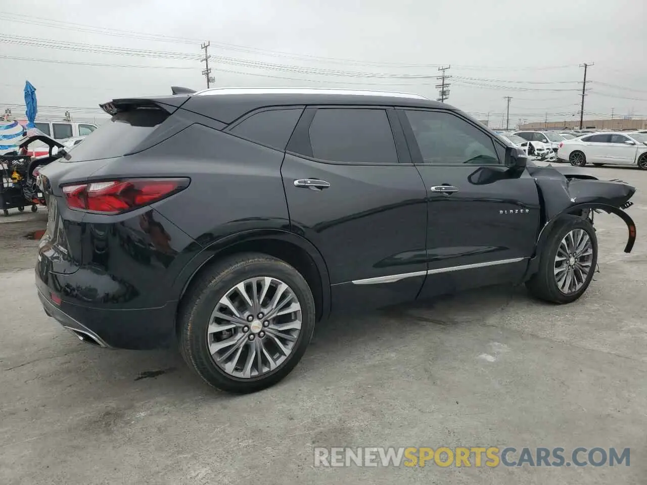 3 Photograph of a damaged car 3GNKBFRS6LS557834 CHEVROLET BLAZER 2020