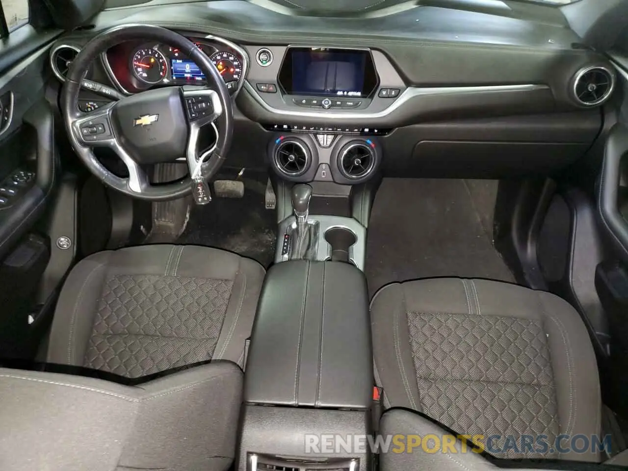 8 Фотография поврежденного автомобиля 3GNKBHR42LS688790 CHEVROLET BLAZER 2020