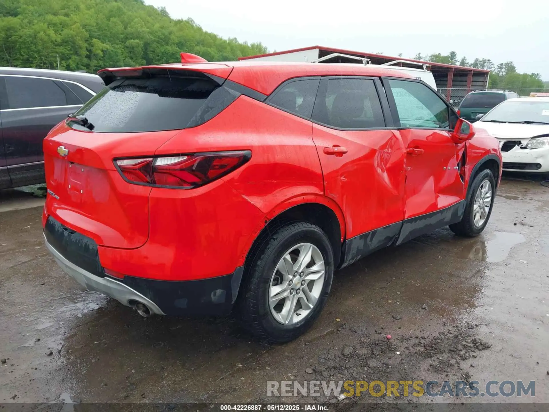 4 Photograph of a damaged car 3GNKBHR46LS669529 CHEVROLET BLAZER 2020