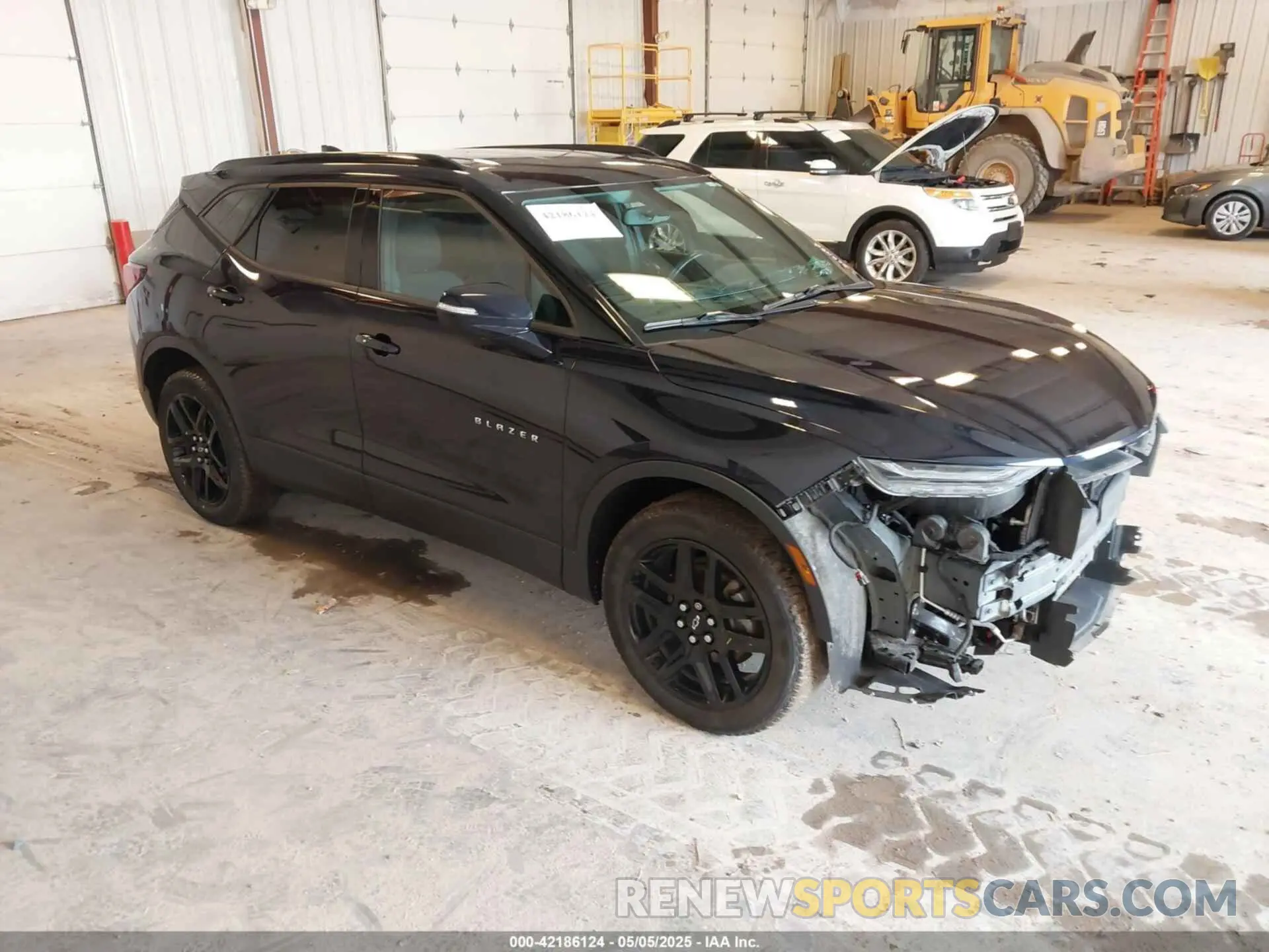 1 Photograph of a damaged car 3GNKBHRS0LS531984 CHEVROLET BLAZER 2020