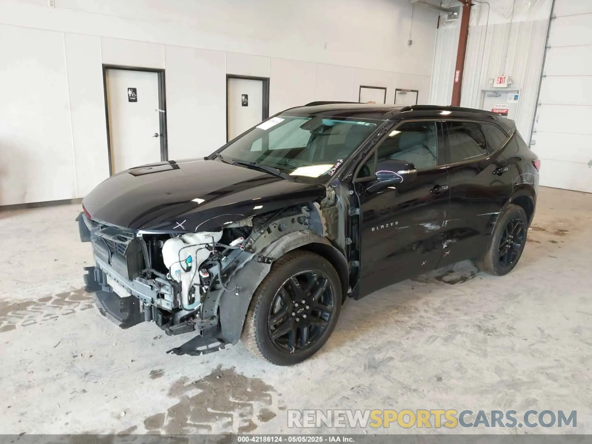 6 Photograph of a damaged car 3GNKBHRS0LS531984 CHEVROLET BLAZER 2020