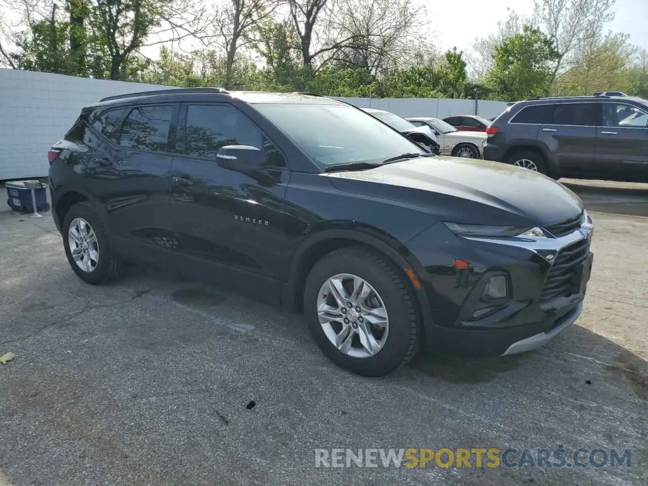 4 Photograph of a damaged car 3GNKBHRS1LS592633 CHEVROLET BLAZER 2020