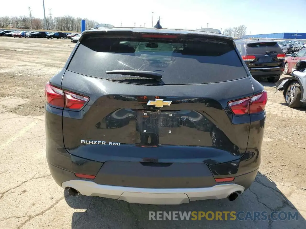 6 Photograph of a damaged car 3GNKBHRS2LS657232 CHEVROLET BLAZER 2020