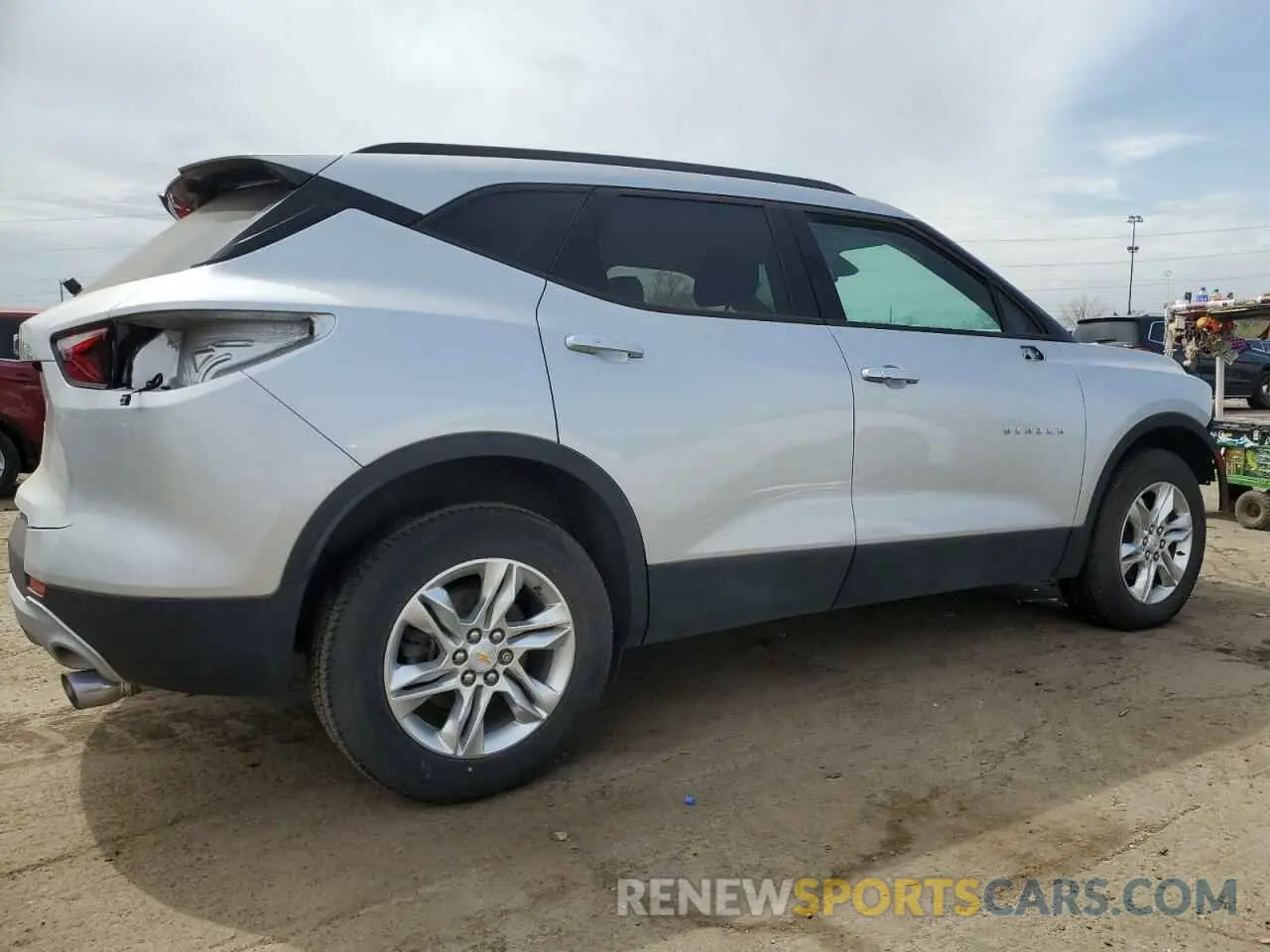 3 Photograph of a damaged car 3GNKBHRS5LS562390 CHEVROLET BLAZER 2020