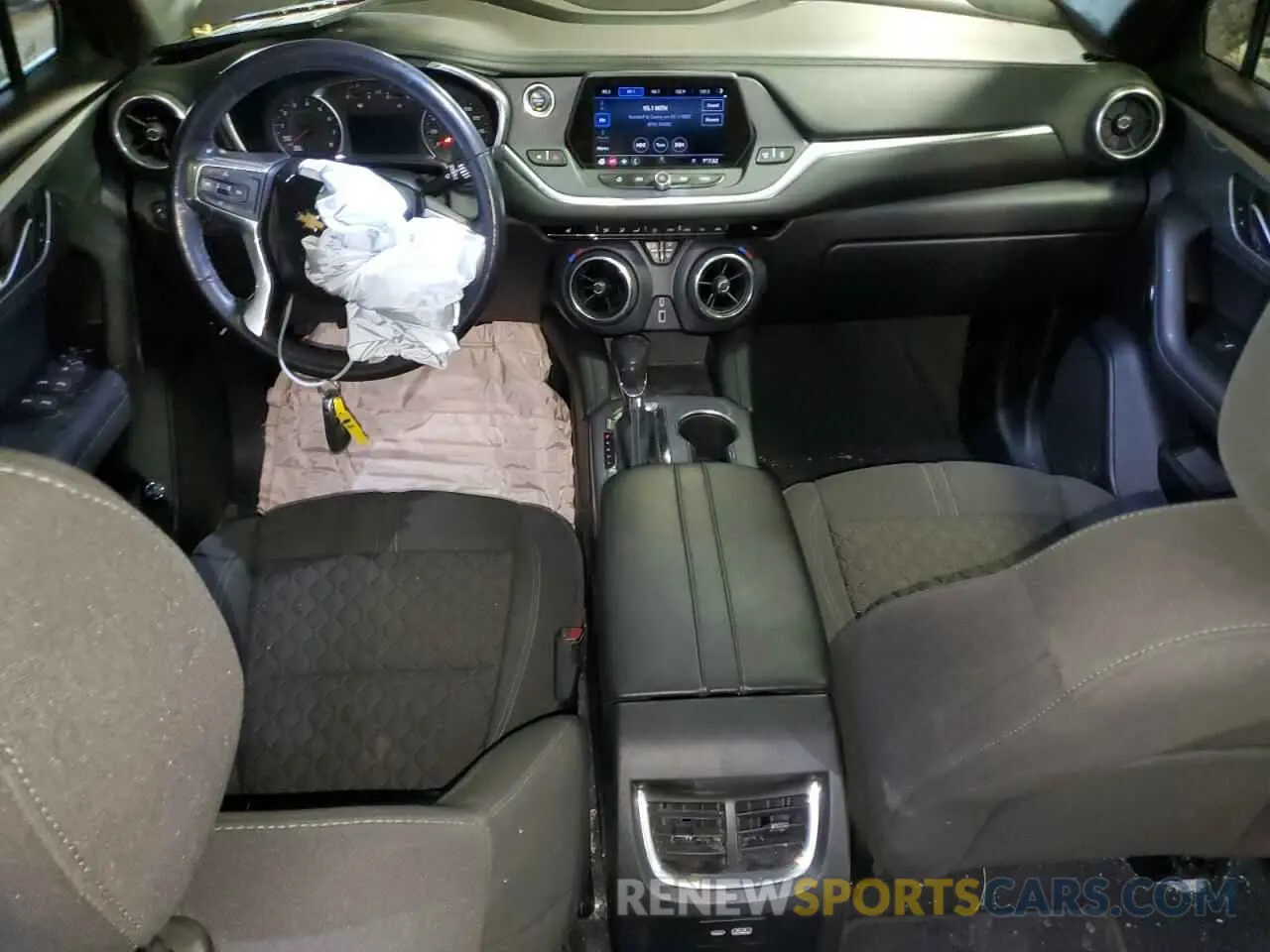 8 Фотография поврежденного автомобиля 3GNKBHRS6LS560969 CHEVROLET BLAZER 2020