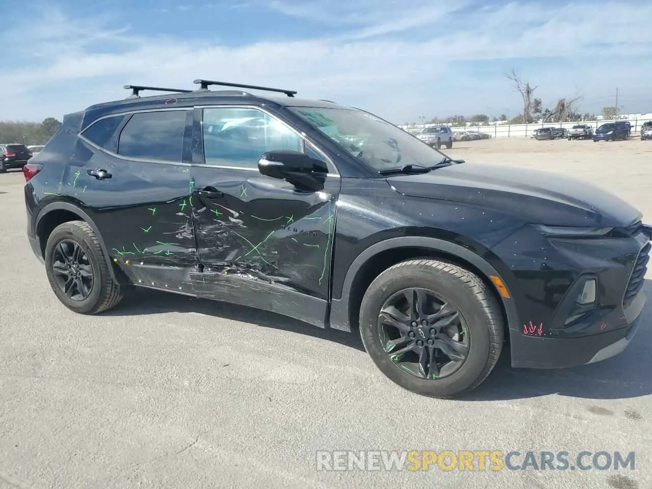 4 Photograph of a damaged car 3GNKBHRS6LS681503 CHEVROLET BLAZER 2020