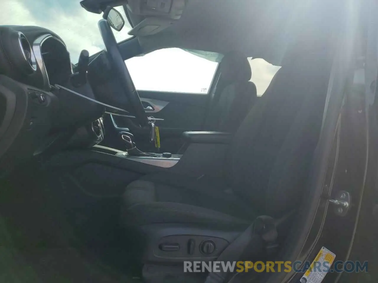 7 Photograph of a damaged car 3GNKBHRS6LS681503 CHEVROLET BLAZER 2020