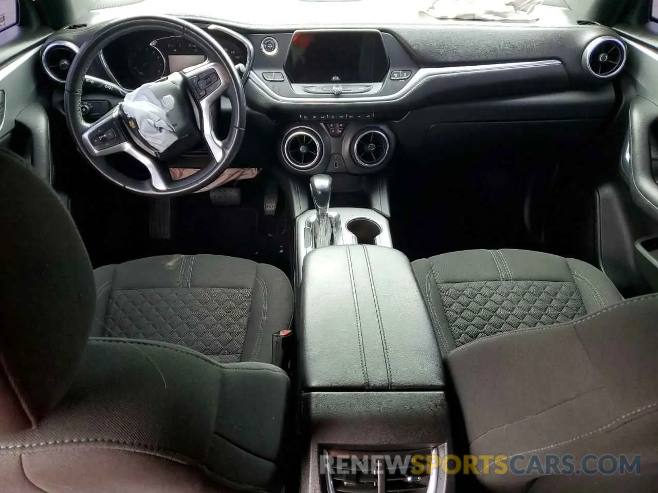 8 Photograph of a damaged car 3GNKBHRS7LS567039 CHEVROLET BLAZER 2020