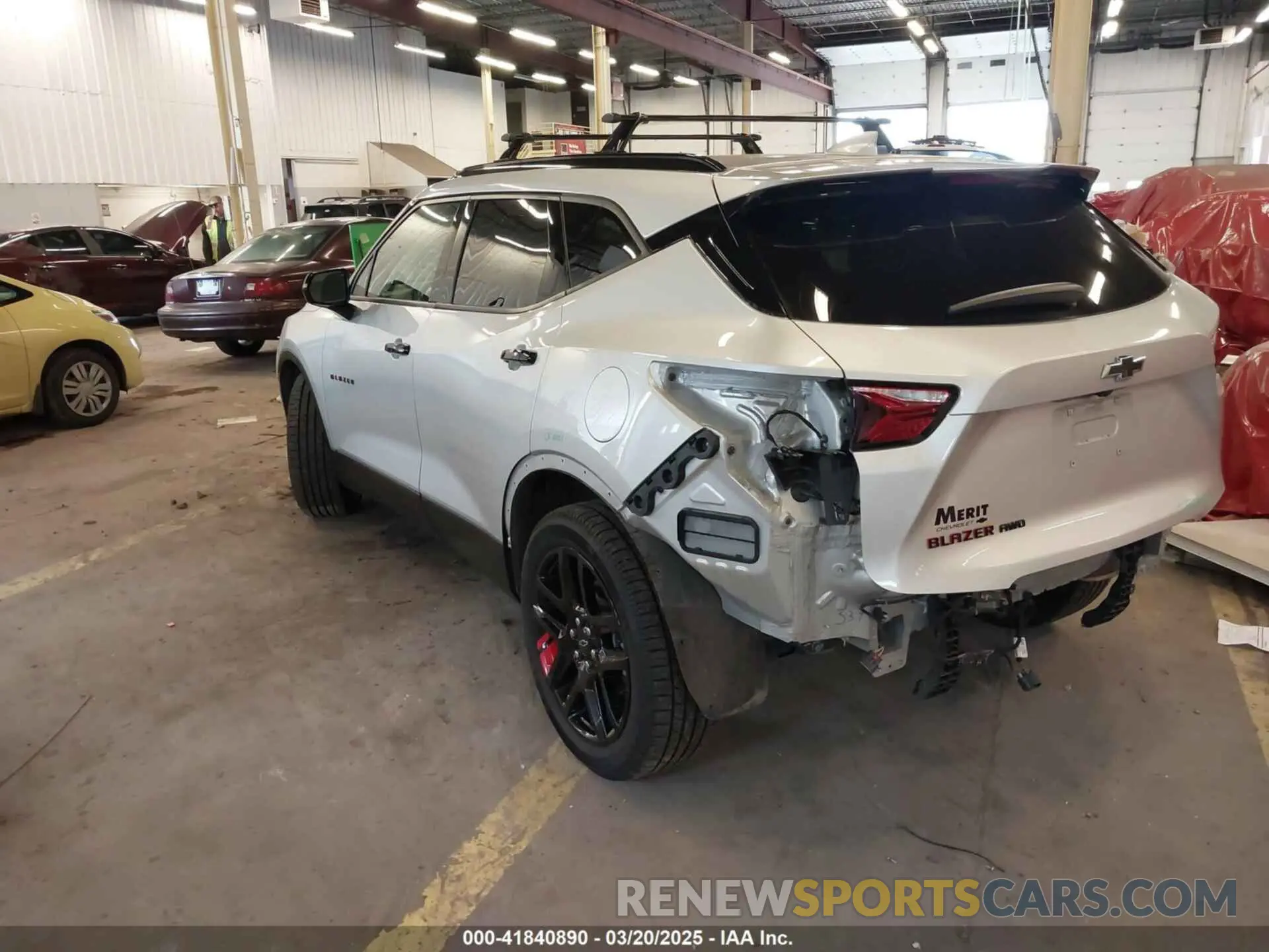 3 Фотография поврежденного автомобиля 3GNKBHRS9LS612174 CHEVROLET BLAZER 2020