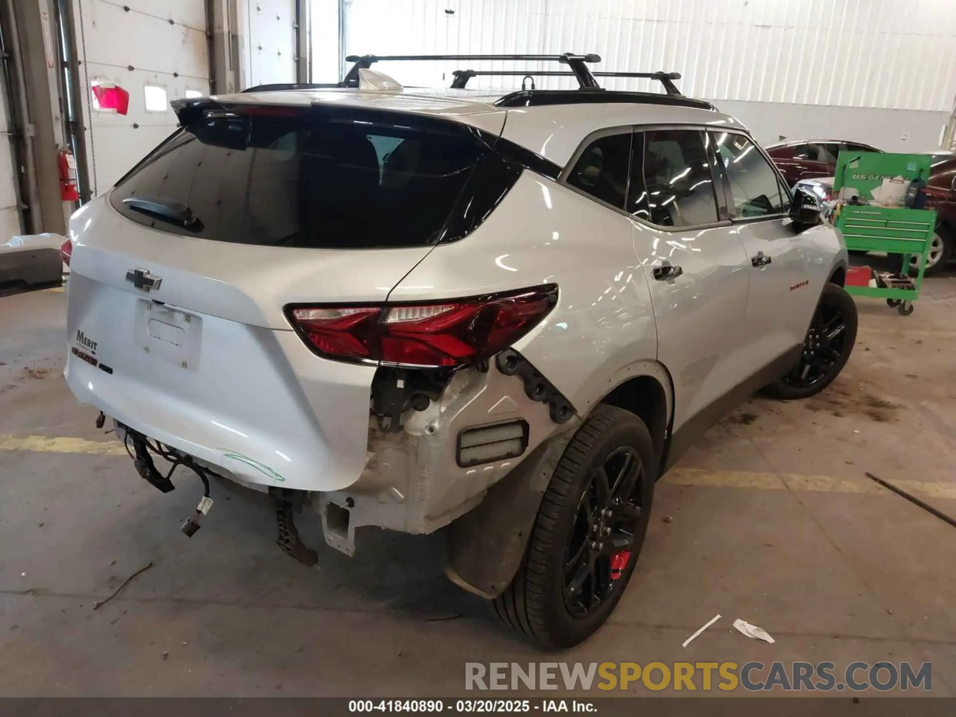4 Фотография поврежденного автомобиля 3GNKBHRS9LS612174 CHEVROLET BLAZER 2020