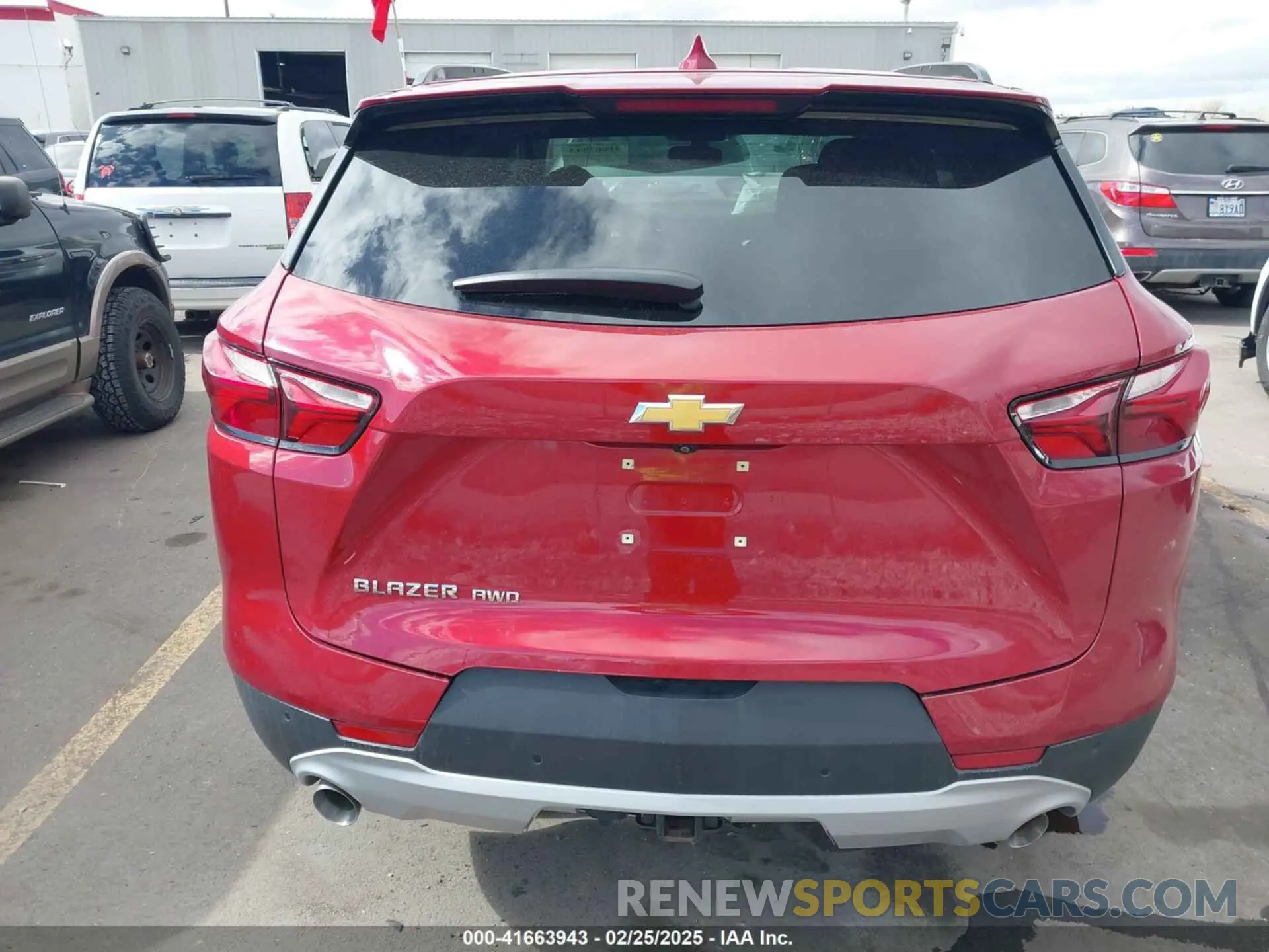 16 Photograph of a damaged car 3GNKBHRSXLS618131 CHEVROLET BLAZER 2020