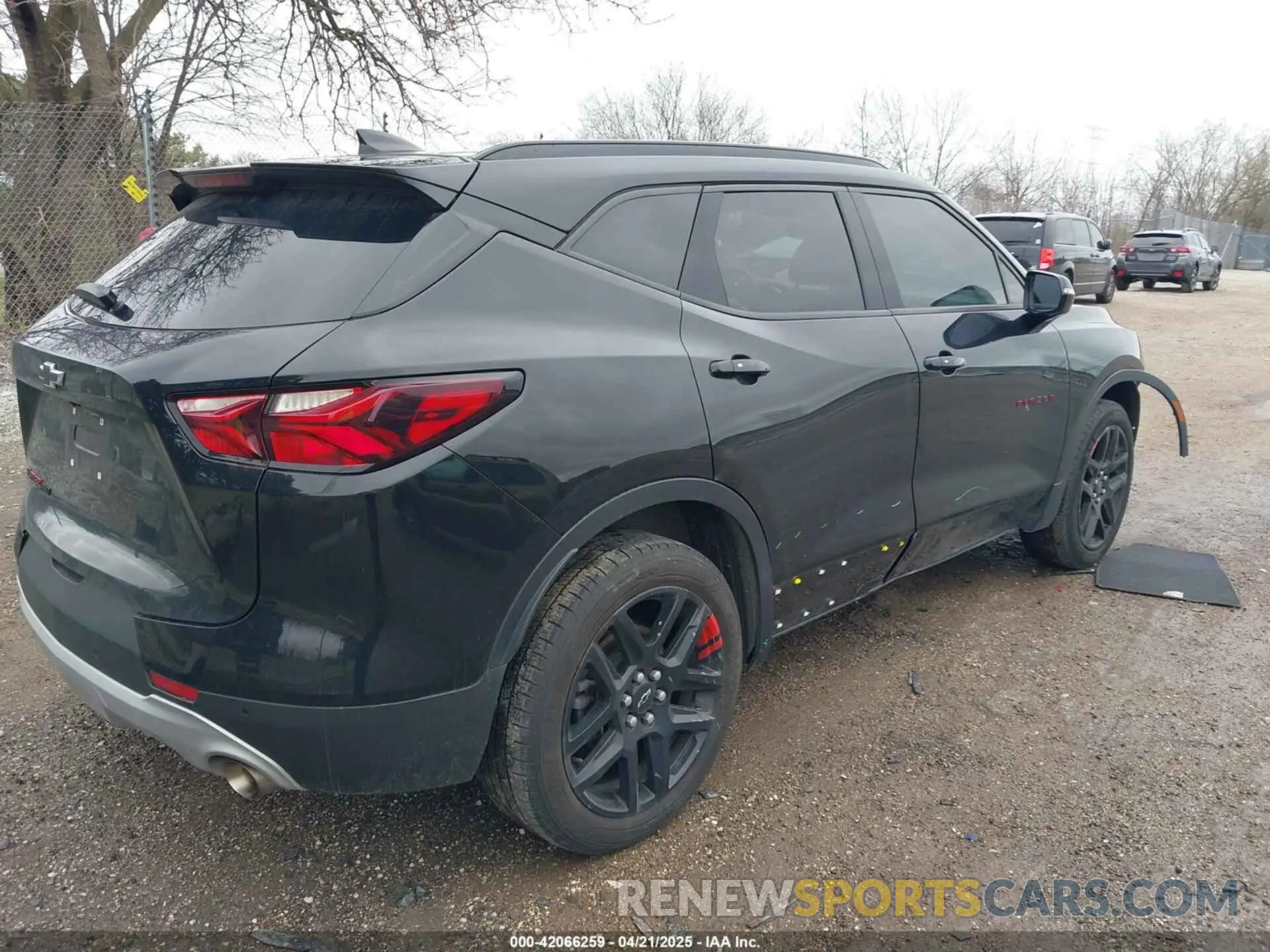 4 Фотография поврежденного автомобиля 3GNKBJR40LS699424 CHEVROLET BLAZER 2020