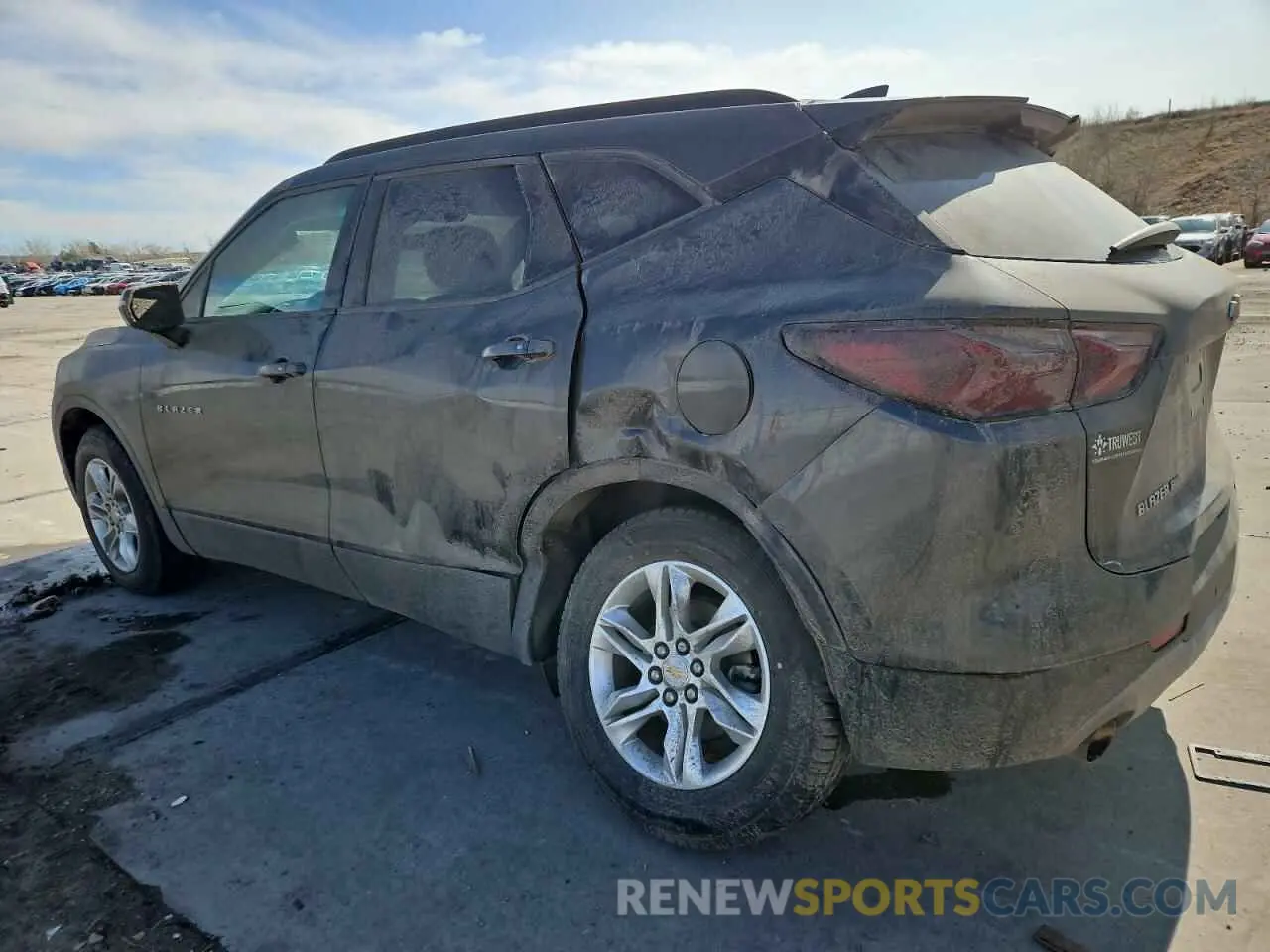 2 Photograph of a damaged car 3GNKBJR49LS659679 CHEVROLET BLAZER 2020