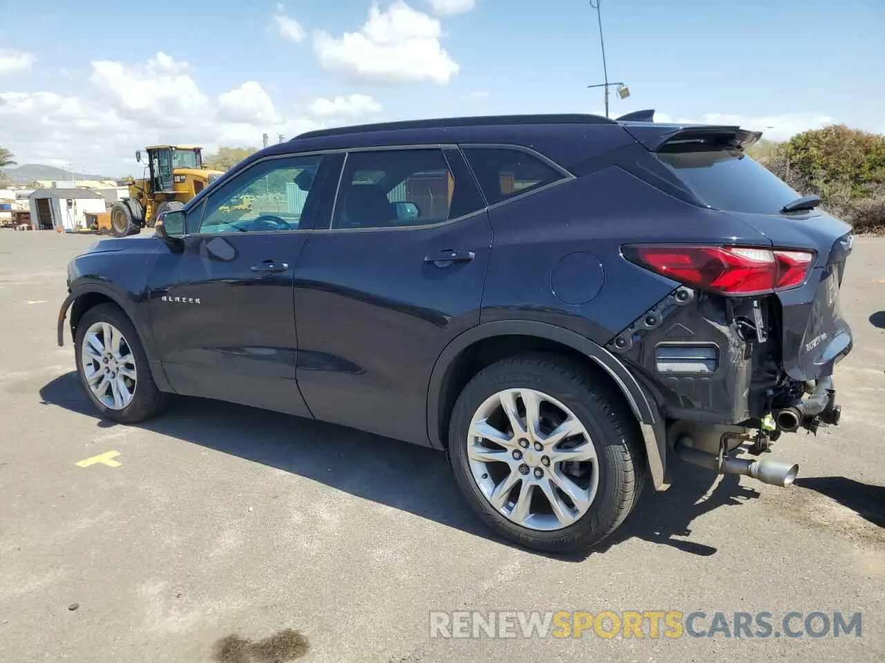 2 Photograph of a damaged car 3GNKBJRS1LS587827 CHEVROLET BLAZER 2020