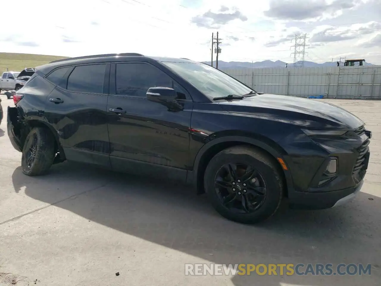 4 Photograph of a damaged car 3GNKBJRS9LS685617 CHEVROLET BLAZER 2020