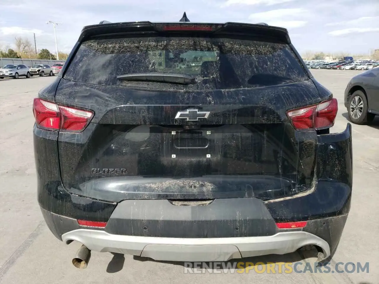 6 Photograph of a damaged car 3GNKBJRS9LS685617 CHEVROLET BLAZER 2020