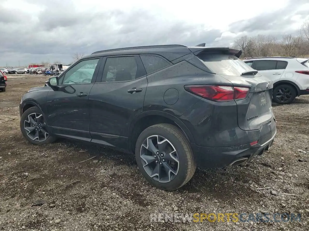 2 Фотография поврежденного автомобиля 3GNKBKRS5LS547658 CHEVROLET BLAZER 2020