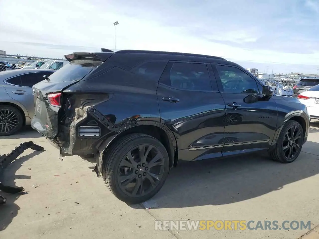 3 Photograph of a damaged car 3GNKBKRS5LS596116 CHEVROLET BLAZER 2020
