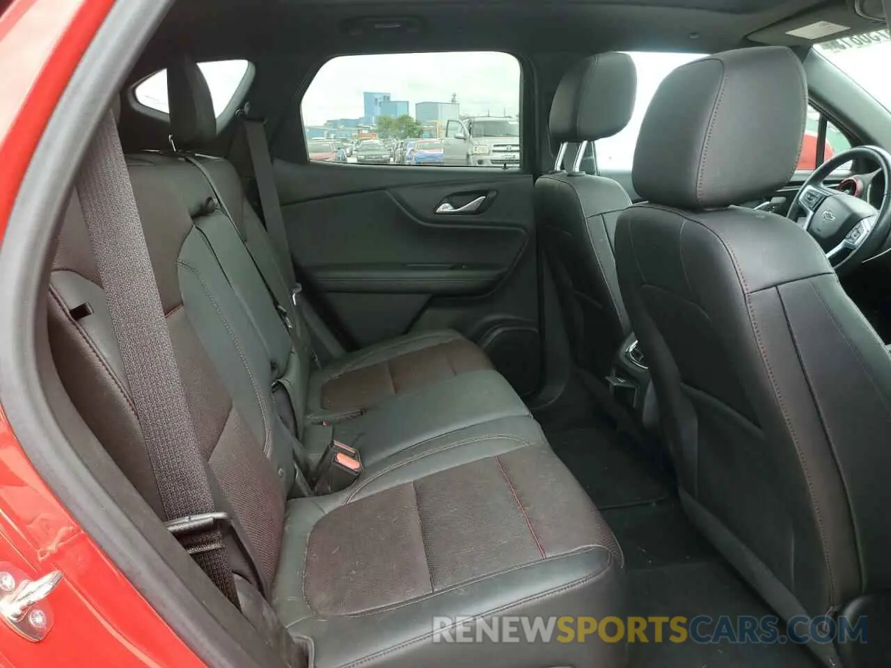 11 Photograph of a damaged car 3GNKBKRS8LS573512 CHEVROLET BLAZER 2020