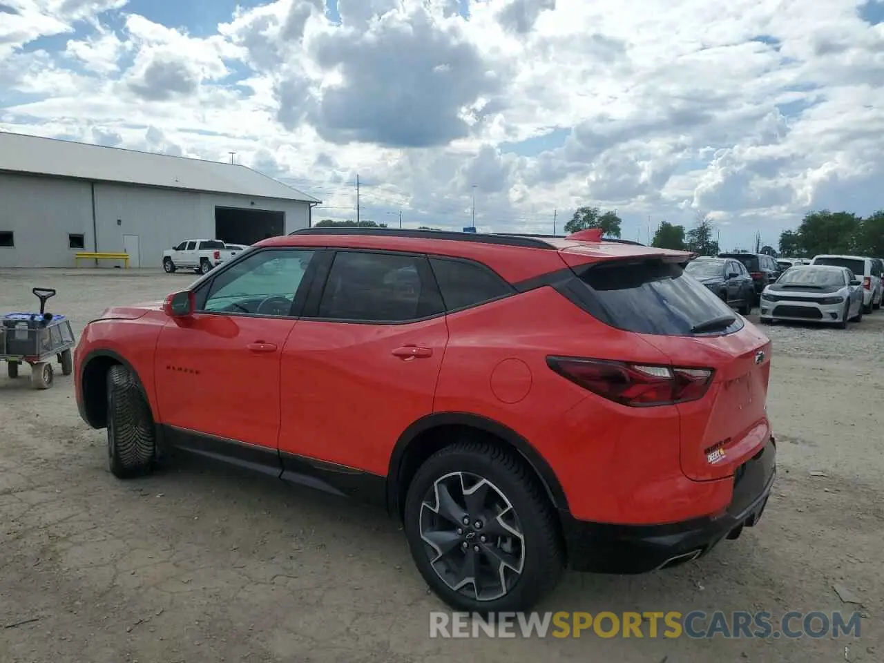 2 Photograph of a damaged car 3GNKBKRS8LS573512 CHEVROLET BLAZER 2020