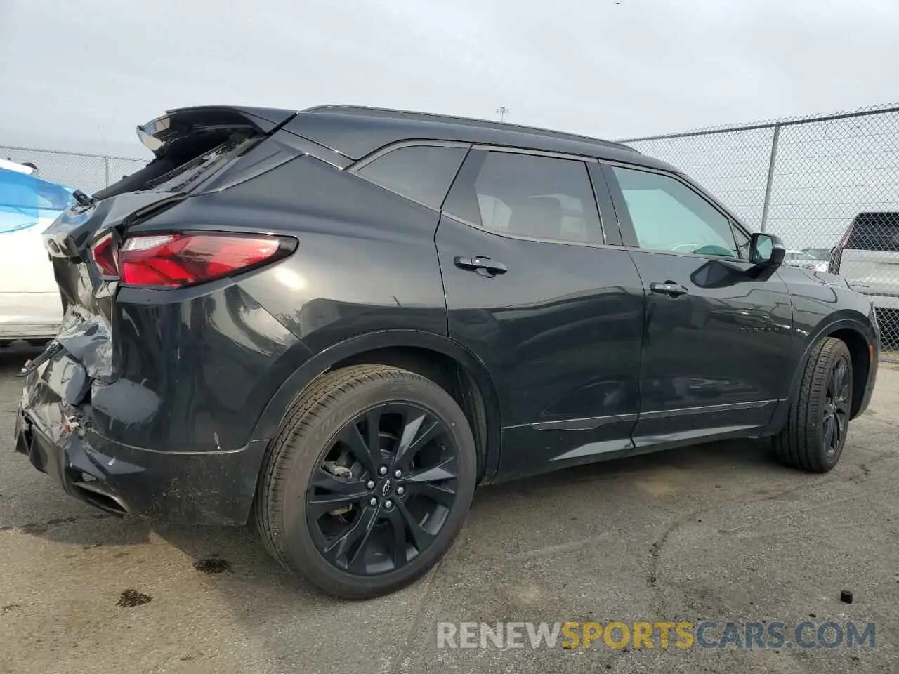 3 Photograph of a damaged car 3GNKBKRS9LS668340 CHEVROLET BLAZER 2020