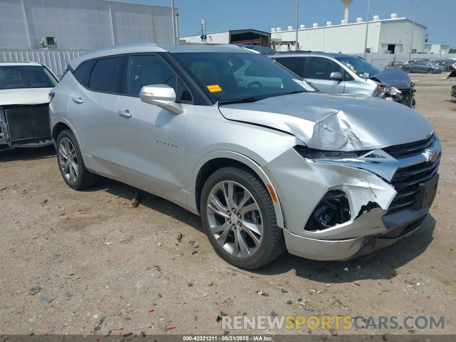 1 Фотография поврежденного автомобиля 3GNKBLRS2LS570188 CHEVROLET BLAZER 2020