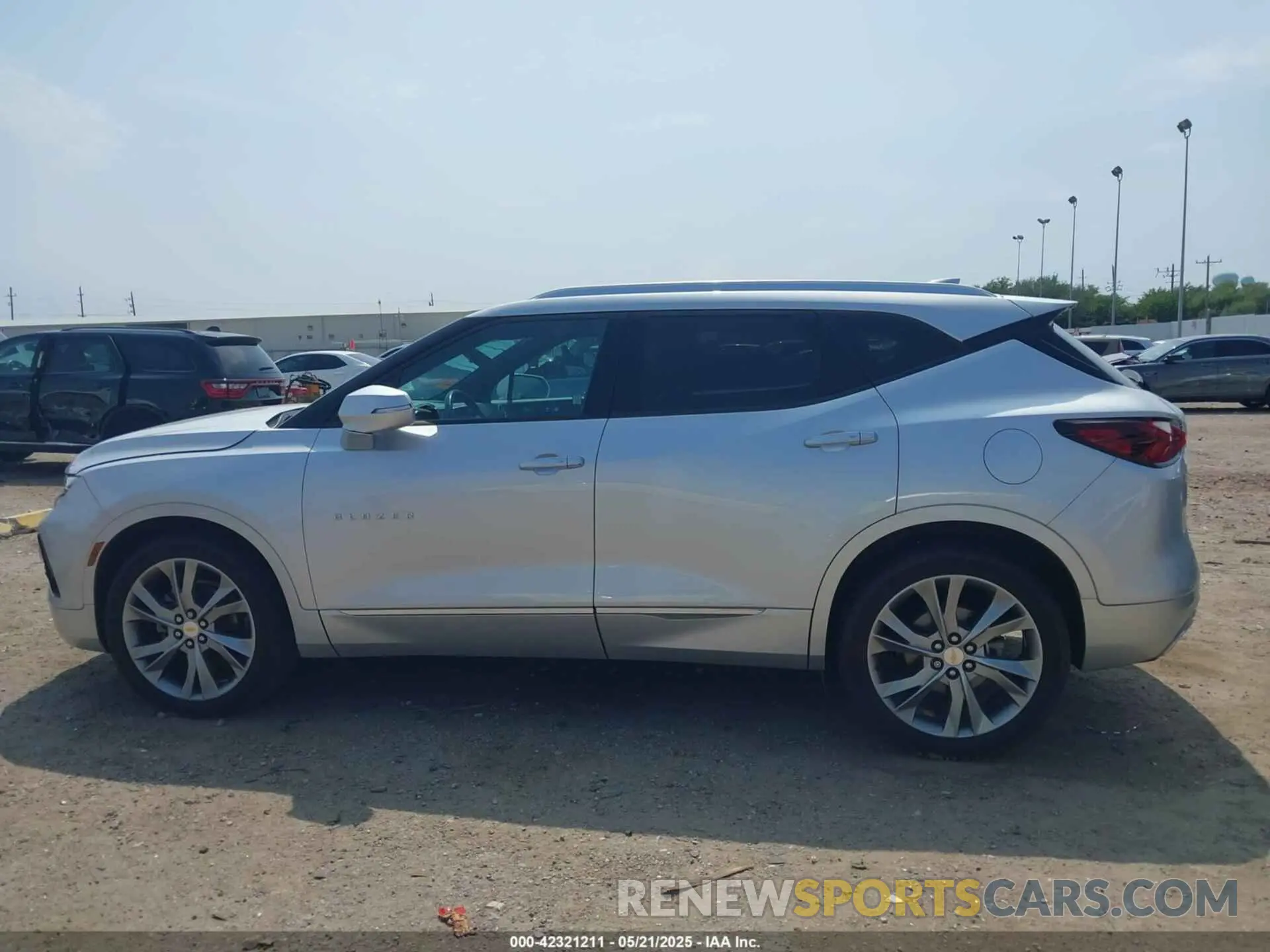 14 Фотография поврежденного автомобиля 3GNKBLRS2LS570188 CHEVROLET BLAZER 2020