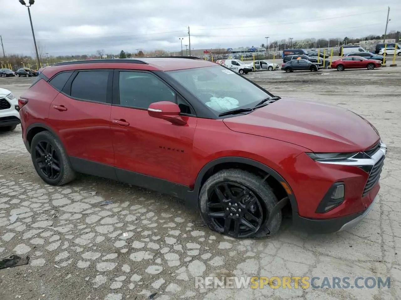 4 Фотография поврежденного автомобиля 3GNKBBRA2MS517039 CHEVROLET BLAZER 2021