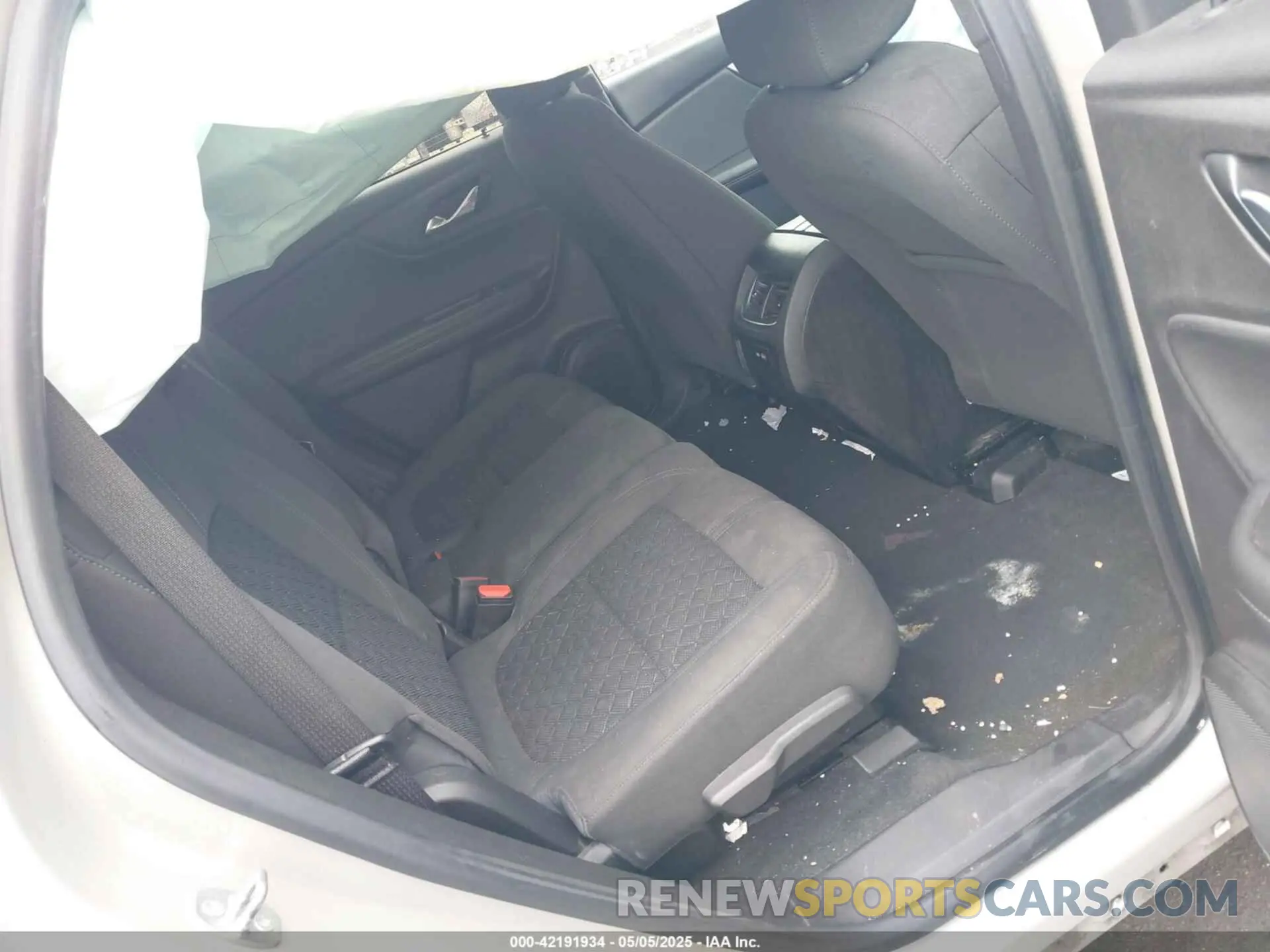 8 Photograph of a damaged car 3GNKBBRA2MS521687 CHEVROLET BLAZER 2021