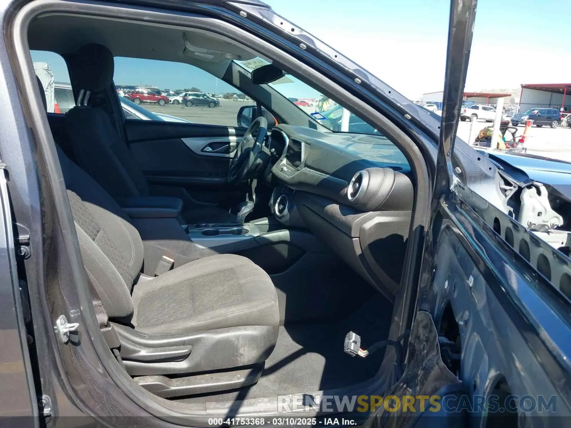 5 Photograph of a damaged car 3GNKBBRA6MS574862 CHEVROLET BLAZER 2021