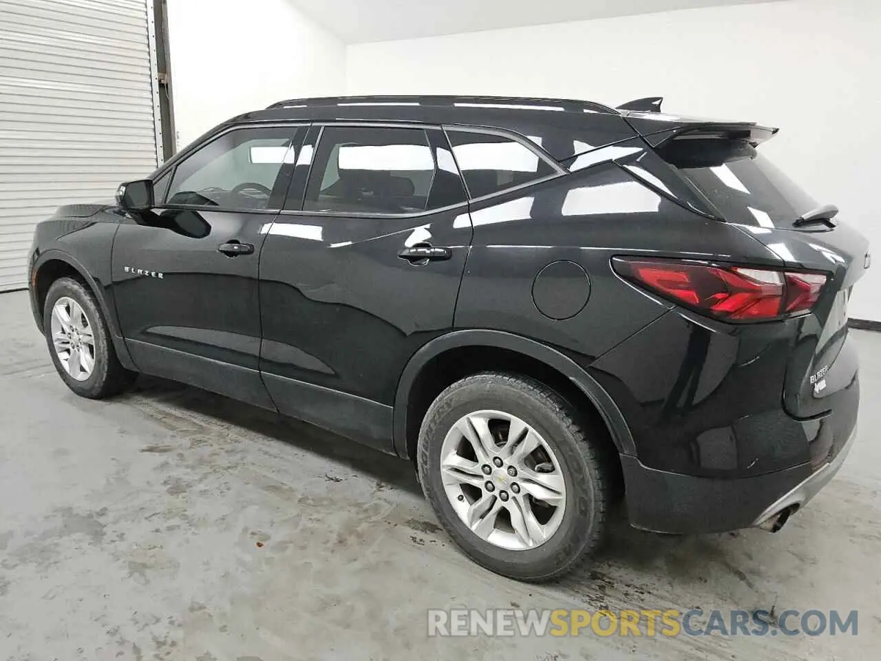 2 Photograph of a damaged car 3GNKBBRA7MS538081 CHEVROLET BLAZER 2021