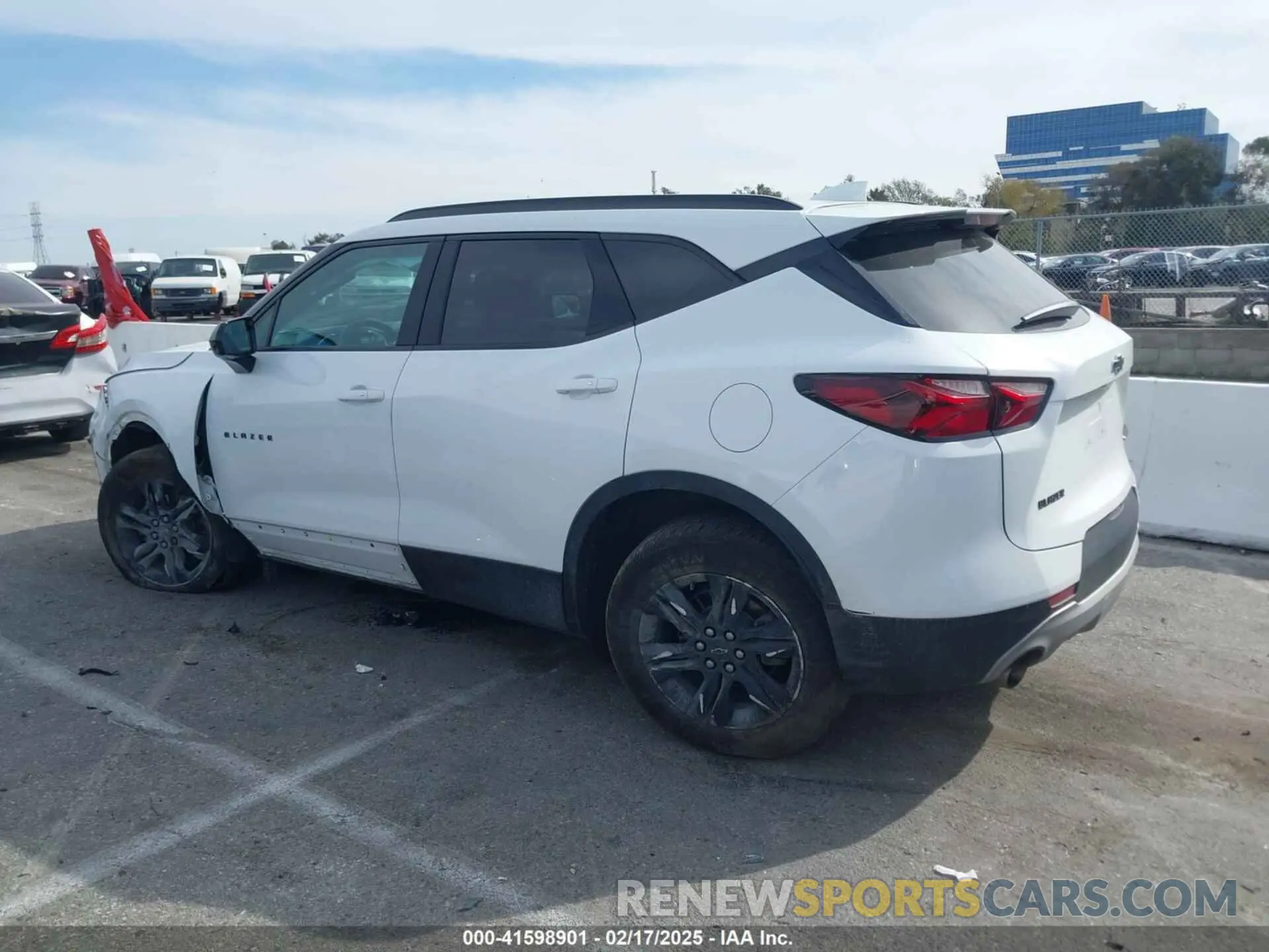 14 Фотография поврежденного автомобиля 3GNKBBRAXMS569647 CHEVROLET BLAZER 2021