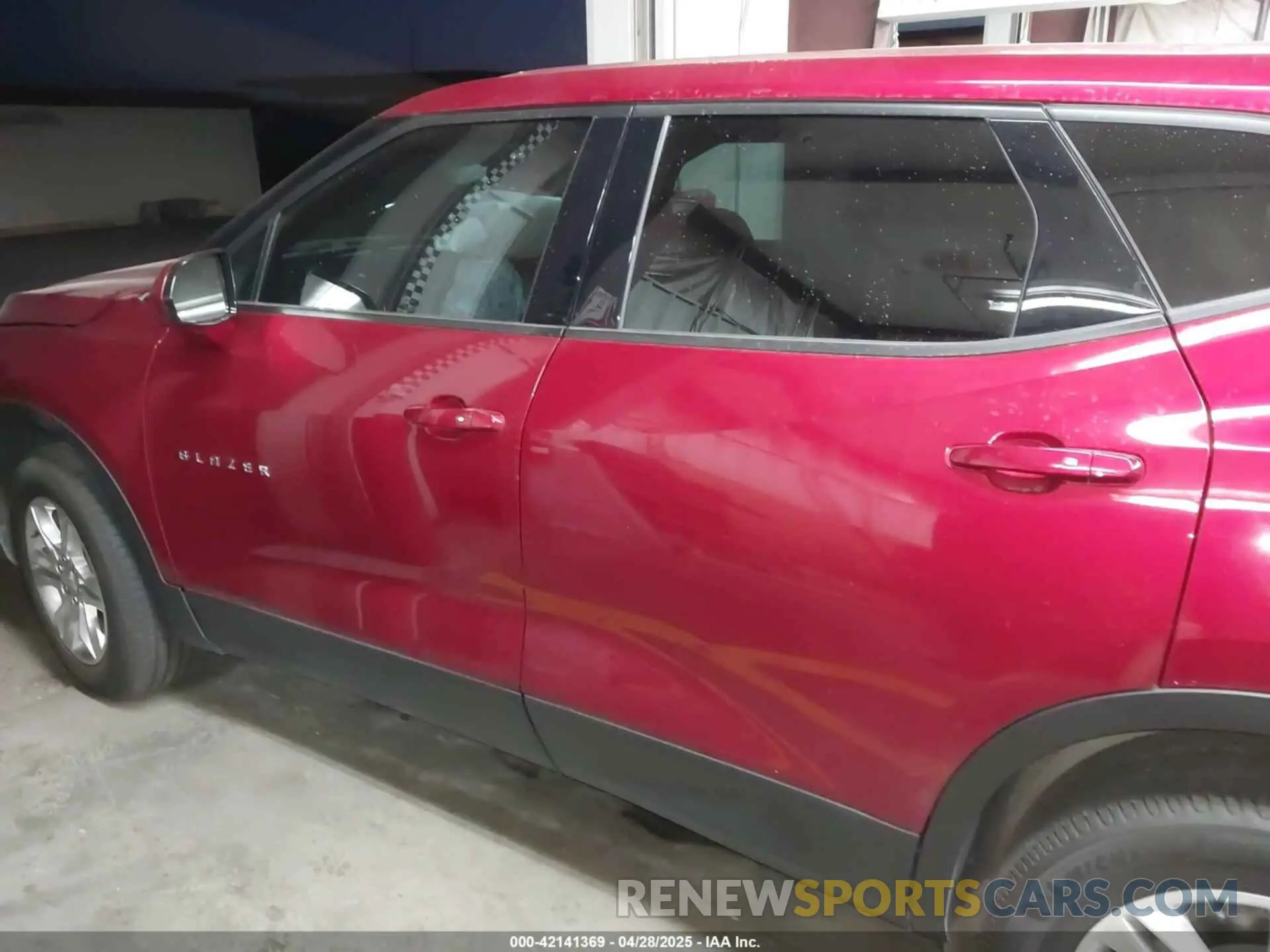 13 Фотография поврежденного автомобиля 3GNKBBRAXMS573326 CHEVROLET BLAZER 2021
