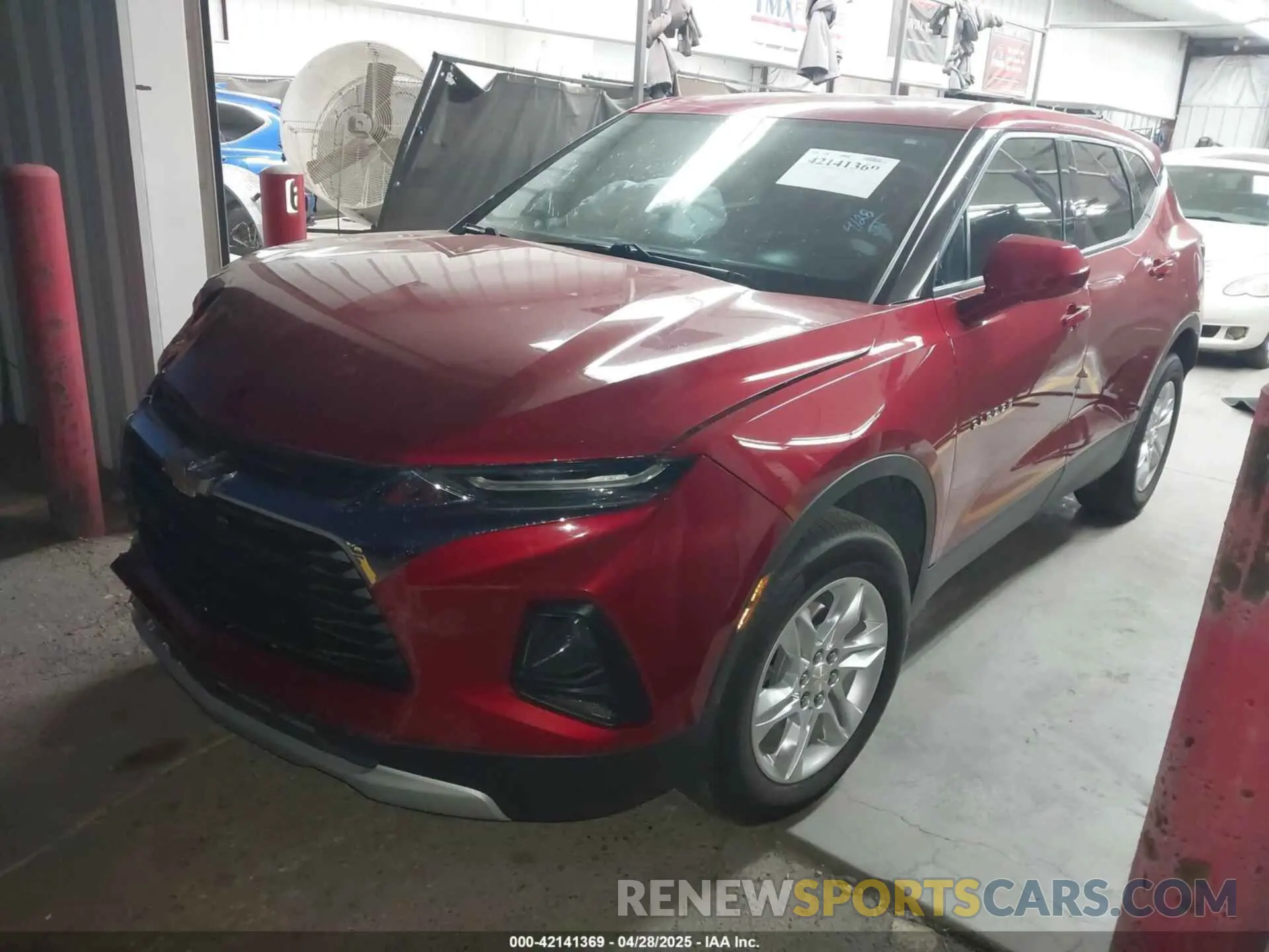 2 Фотография поврежденного автомобиля 3GNKBBRAXMS573326 CHEVROLET BLAZER 2021