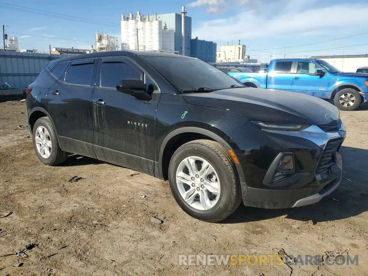 4 Photograph of a damaged car 3GNKBCRS1MS565257 CHEVROLET BLAZER 2021