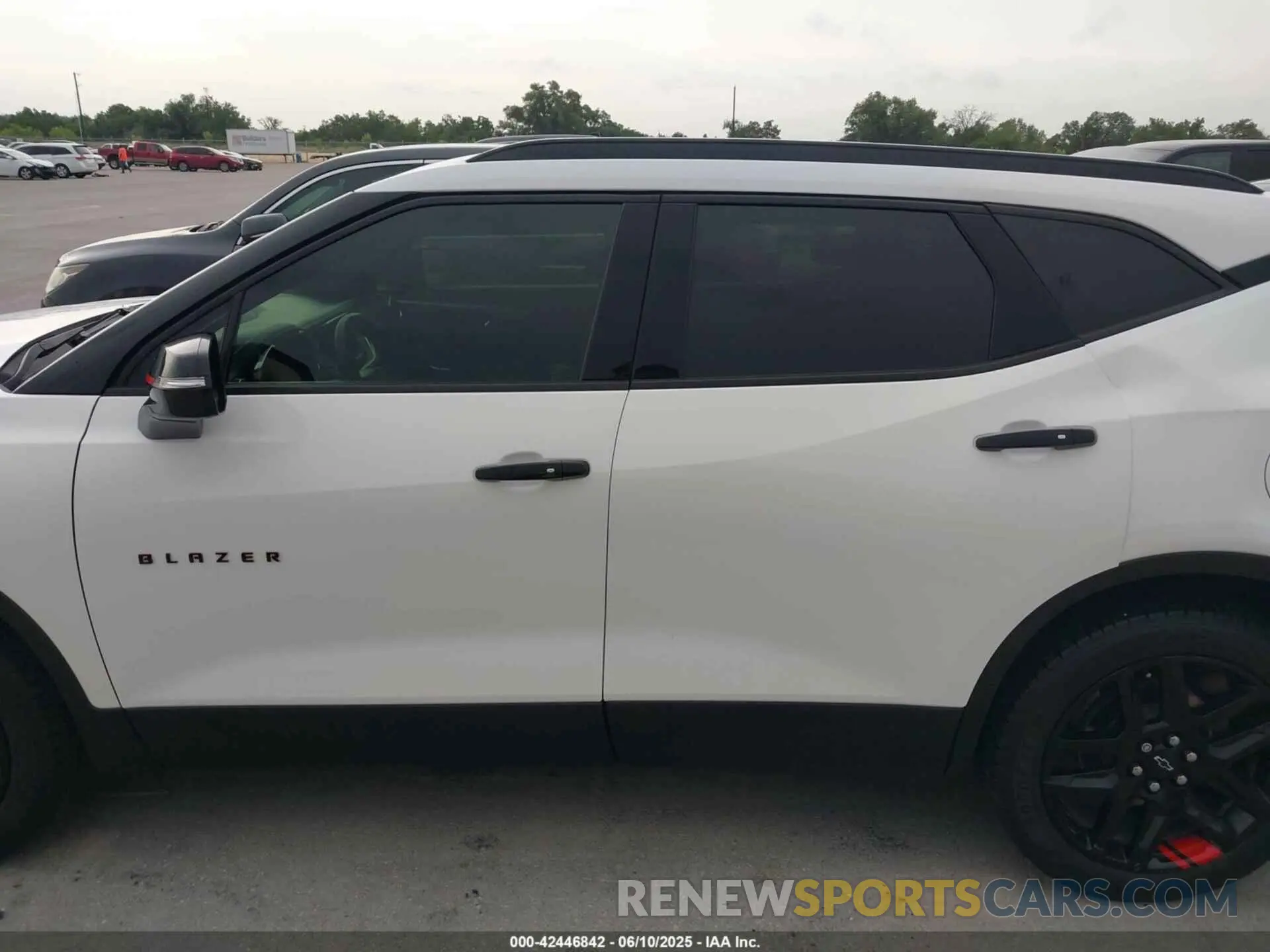 14 Photograph of a damaged car 3GNKBCRS1MS576145 CHEVROLET BLAZER 2021