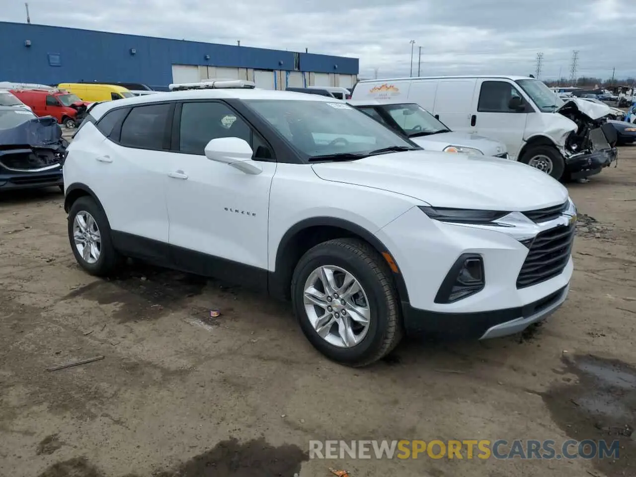 4 Photograph of a damaged car 3GNKBCRS2MS566093 CHEVROLET BLAZER 2021