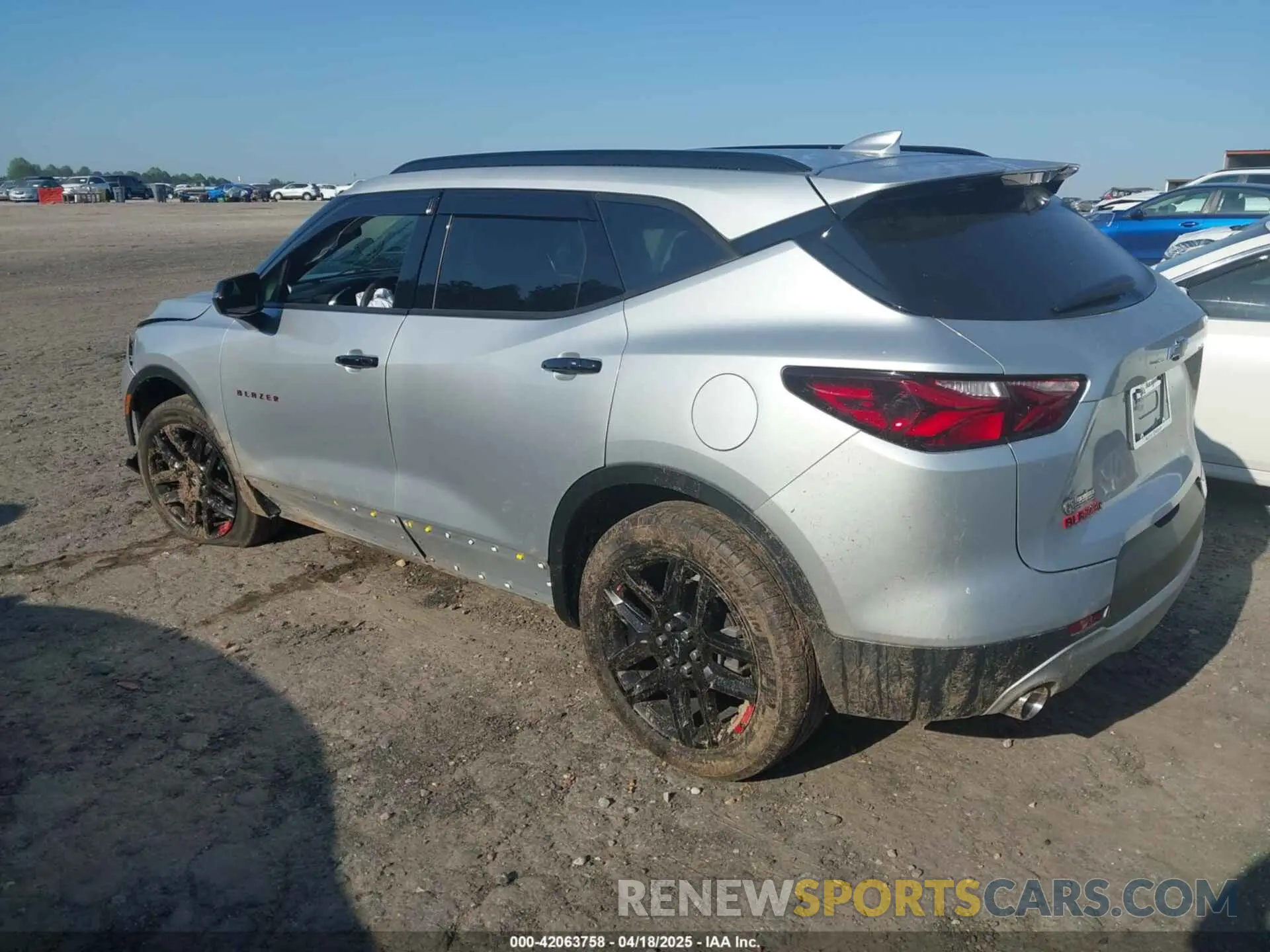 3 Photograph of a damaged car 3GNKBCRS3MS583534 CHEVROLET BLAZER 2021