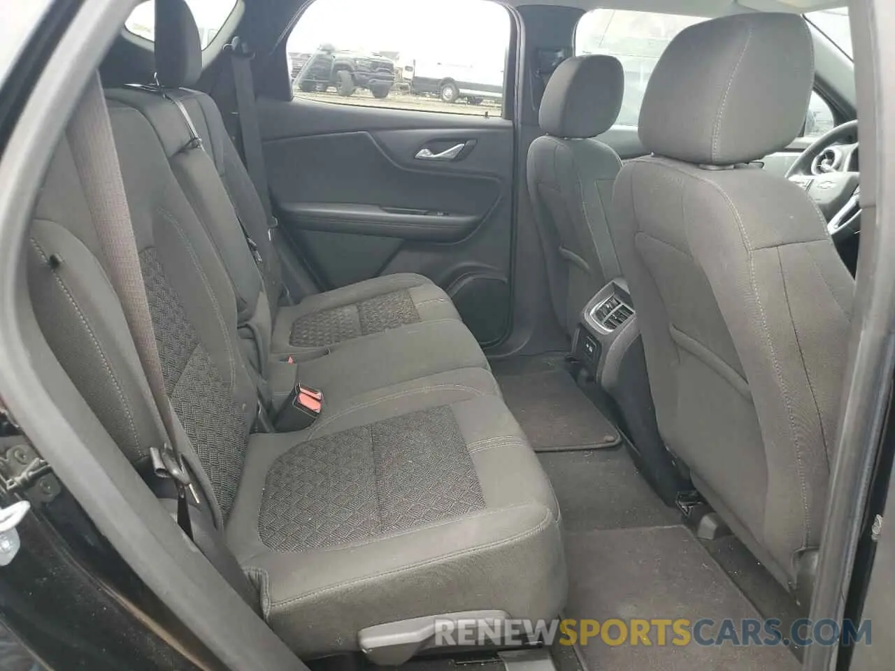 11 Photograph of a damaged car 3GNKBCRS4MS513704 CHEVROLET BLAZER 2021