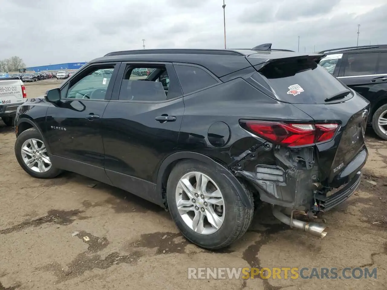 2 Photograph of a damaged car 3GNKBCRS4MS513704 CHEVROLET BLAZER 2021