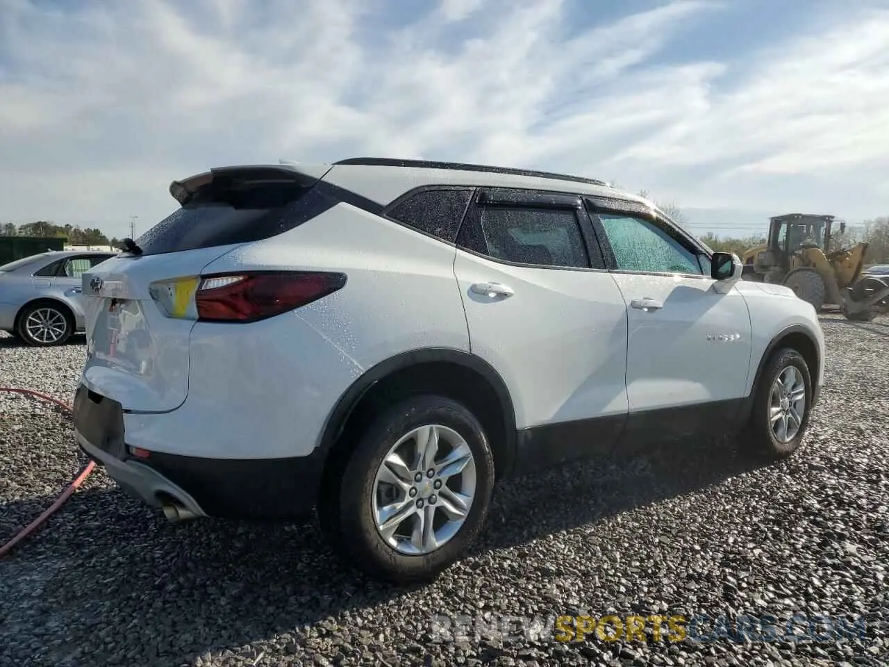 3 Фотография поврежденного автомобиля 3GNKBCRS4MS539767 CHEVROLET BLAZER 2021