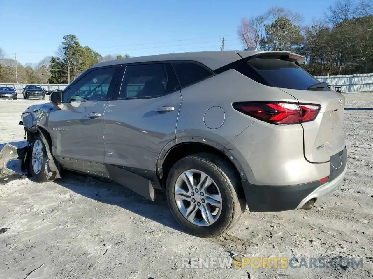 2 Фотография поврежденного автомобиля 3GNKBCRS4MS575975 CHEVROLET BLAZER 2021