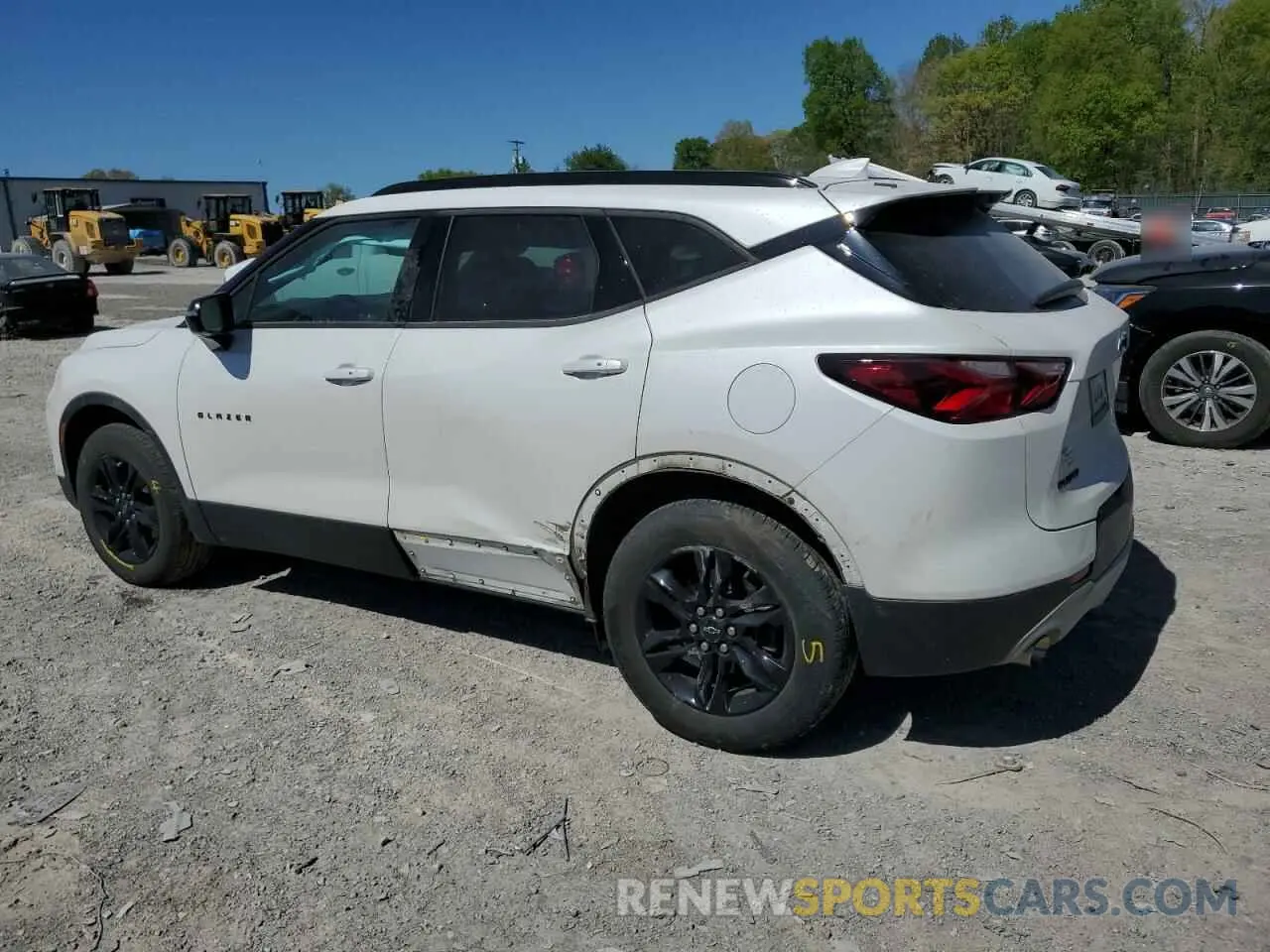2 Фотография поврежденного автомобиля 3GNKBCRS6MS527409 CHEVROLET BLAZER 2021