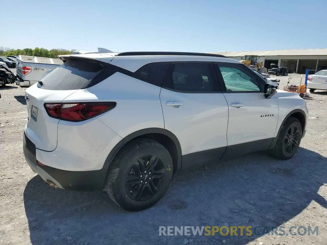 3 Фотография поврежденного автомобиля 3GNKBCRS6MS527409 CHEVROLET BLAZER 2021