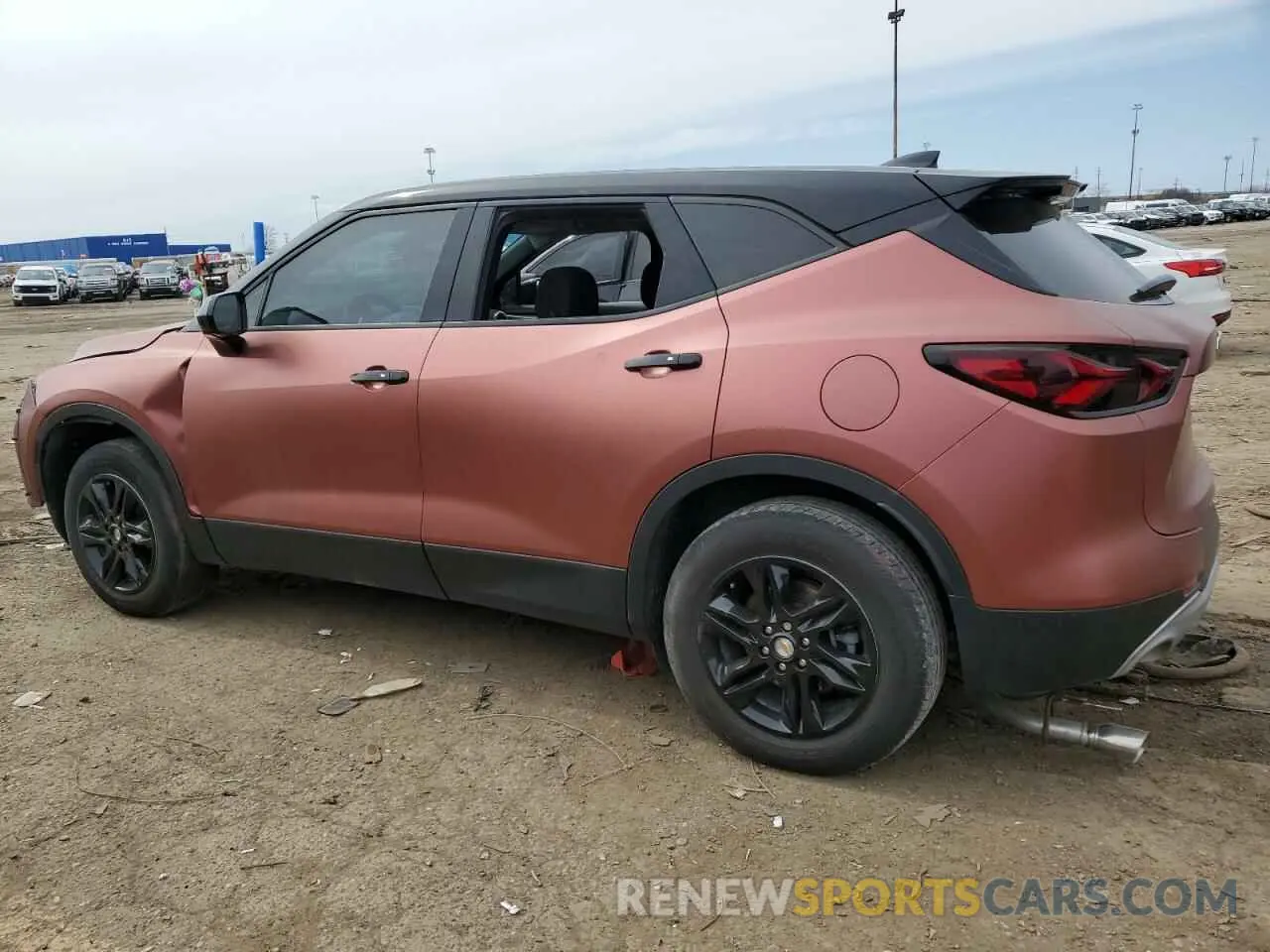 2 Фотография поврежденного автомобиля 3GNKBCRS6MS570213 CHEVROLET BLAZER 2021