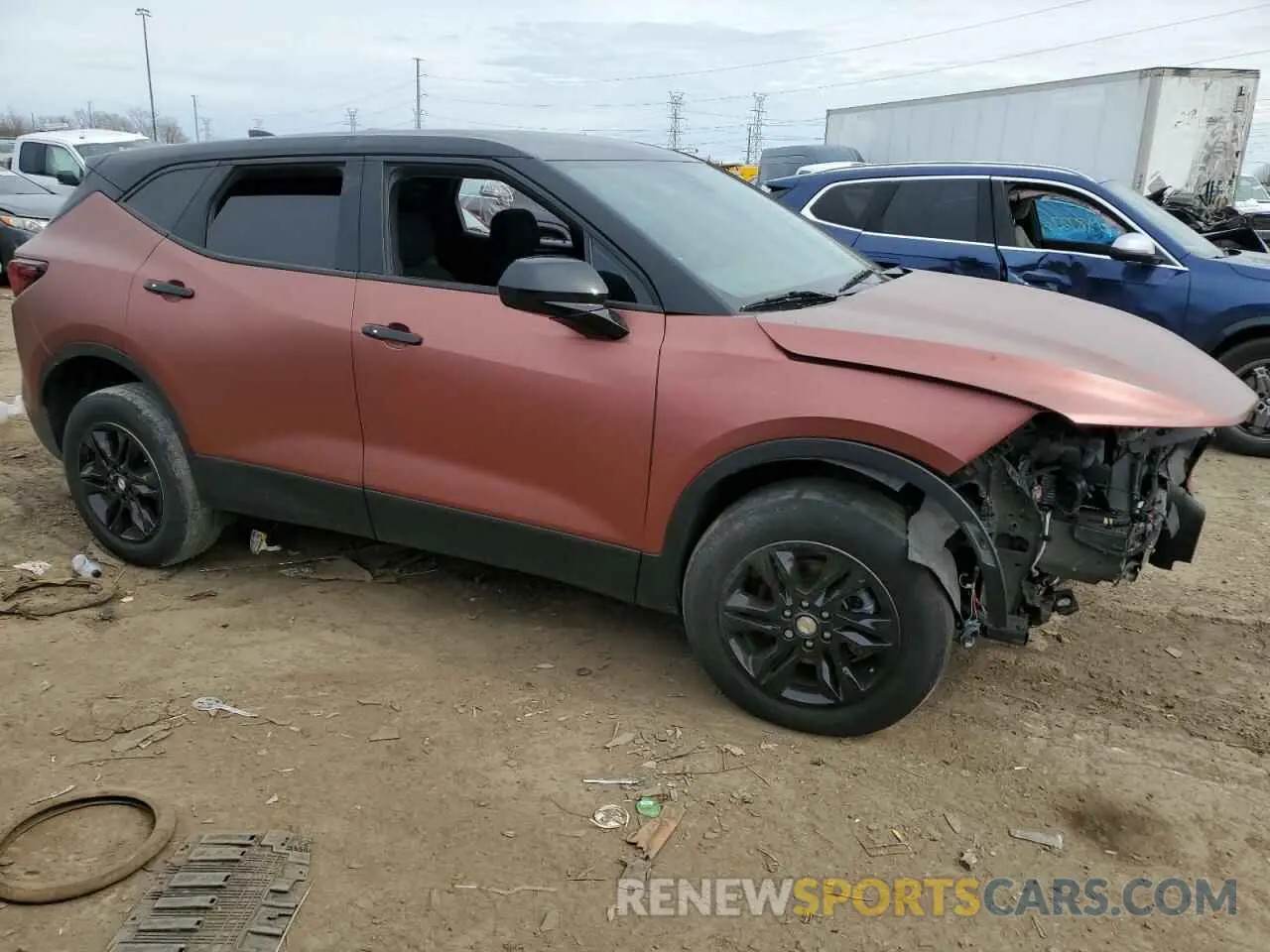 4 Фотография поврежденного автомобиля 3GNKBCRS6MS570213 CHEVROLET BLAZER 2021