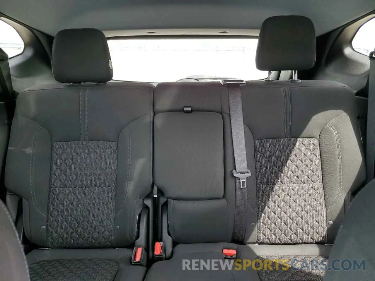 10 Фотография поврежденного автомобиля 3GNKBCRS7MS567112 CHEVROLET BLAZER 2021