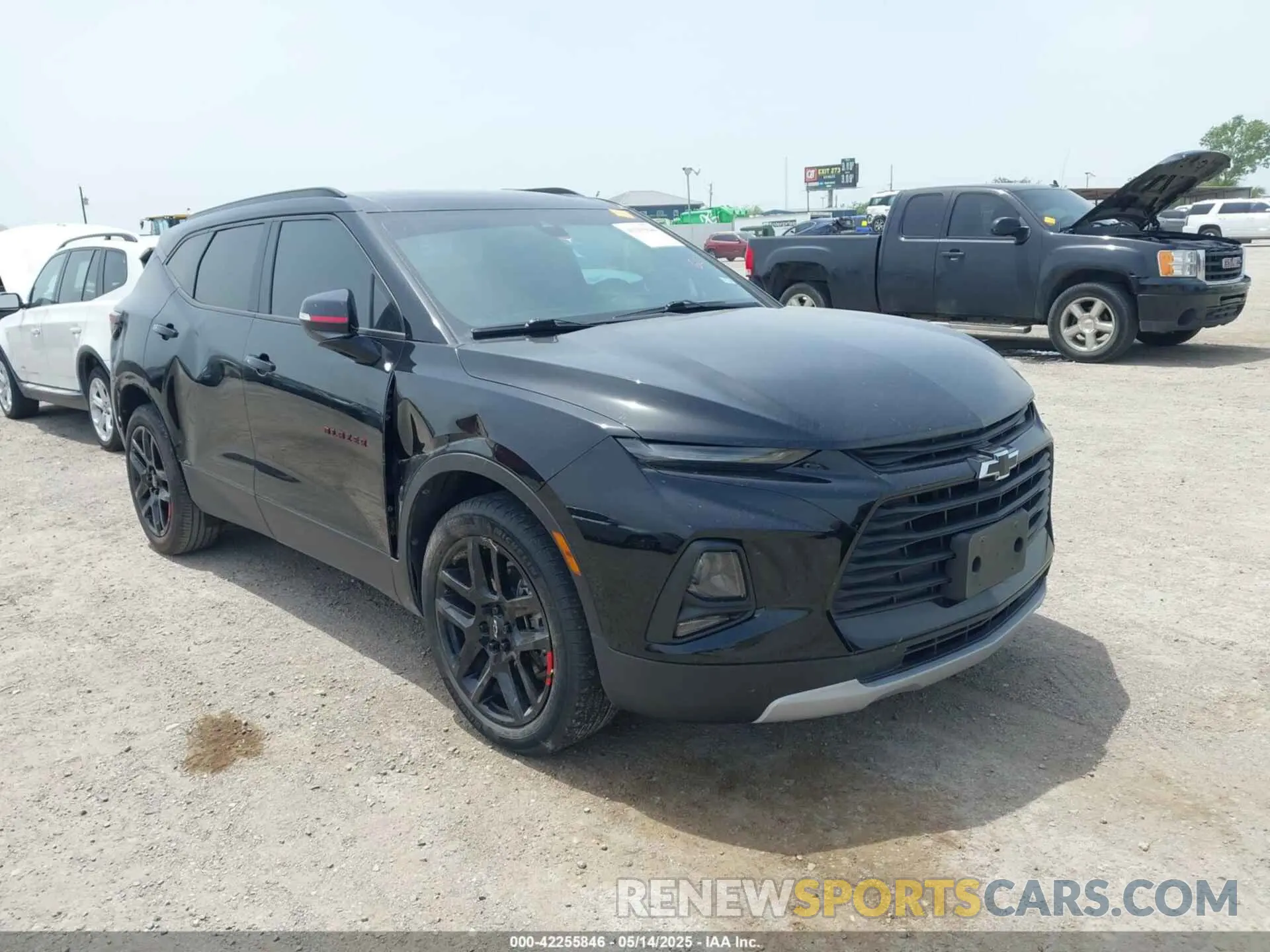 1 Photograph of a damaged car 3GNKBCRS8MS576305 CHEVROLET BLAZER 2021